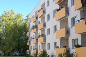 Großzügige 3-Zimmer-Wohnung! – Lupsteiner Weg 51 A, 14165 Zehlendorf, Berlin – Vorschaubild 3