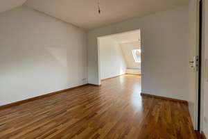 Über den Dächern Rüttenscheids: charmante 2,5 Zimmer DG-Maisonette – Witteringstrasse 42-44, 45130 Südviertel, Essen – Vorschaubild 3