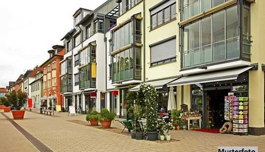 Bild von Wohn-/Geschäftshaus und Hinterhaus mit Gaststätte