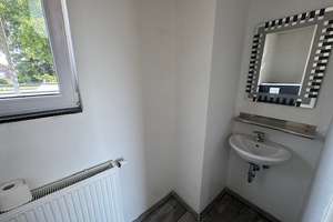 Zwei Häuser auf einem Grundstück mit Hof und großem Garten - mit Ausbau- & Entwicklungspotenzial – Die vollständige Adresse der Immobilie erhältst du vom Anbieter., 52355 Gürzenich, Düren – Vorschaubild 52