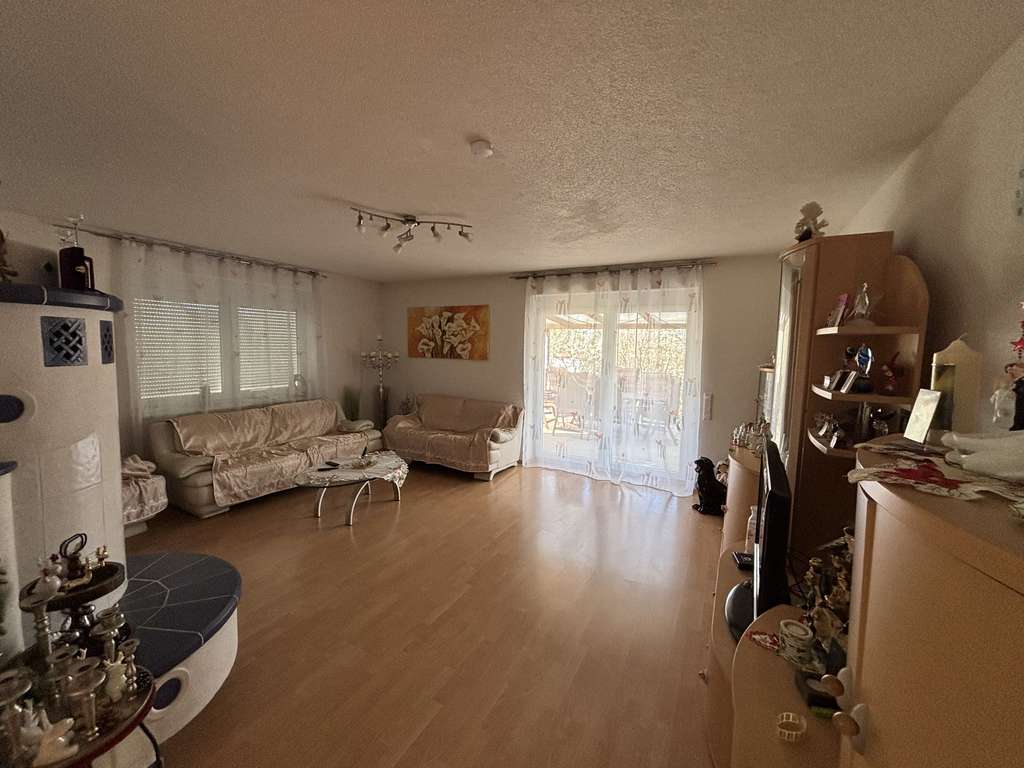 Immobilie in Rheinau - Wunderschönes 3-Familienhaus mit Garten in Freistett - Bild 2