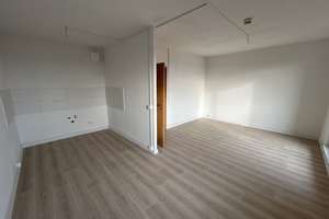 Platz für die ganze Familie! 4-Zimmer-Wohnung mit Balkon! – Straße der Deutschen Einheit 25, 39326 Wolmirstedt – Vorschaubild 1