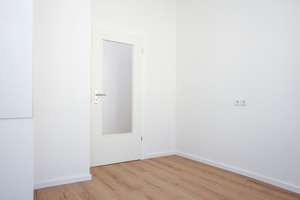 Komplett renovierte, helle 2-Zimmer-Wohnung mit Balkon - bezugsfrei! – Invalidenstraße 141, 10115 Mitte (Ortsteil), Berlin – Vorschaubild 7