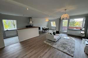 frei lieferbare 2,5 Zimmer-Eigentumwohnung im Dachgeschoss unweit des Hennebergpark