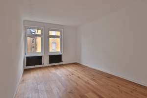 Altbauliebhaber aufgepasst! Große, sanierte Wohnung mit Balkon und EBK – Freiligrathstraße 31, 70372 Seelberg, Stuttgart – Vorschaubild 5