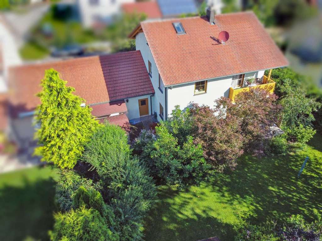 Immobilie in Essenbach - Gemütliches Familienhaus mit uneinsehbarem Garten - nur 588.000 EUR! - Bild 0