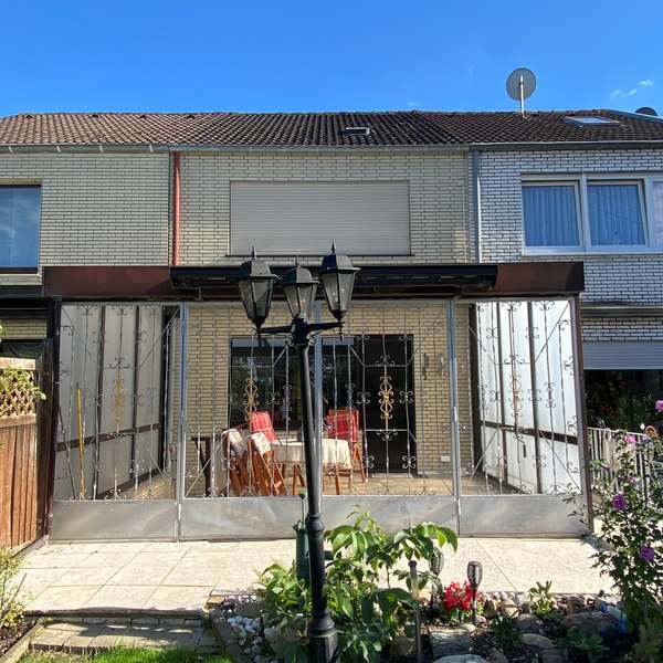 *** schönes Mittelreihenhaus mit Wintergarten - Garten u. Garage - in verkehrsberuhigter Lage **
