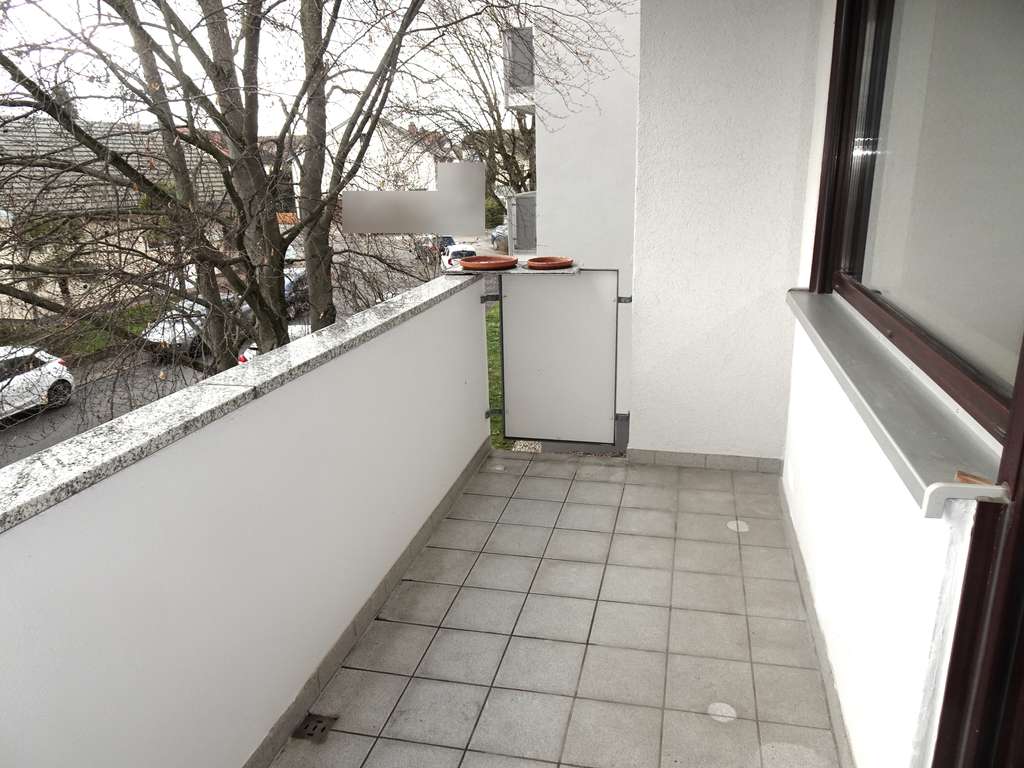 Immobilie in Heddesheim - In  Seenähe: sehr gut aufgeteilte 3 ZKB mit Balkon und Garage - Bild 2