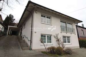 FREIRAUM4 +++ Schicke Wohnung im Bungalowstil mit Terrasse und Carport