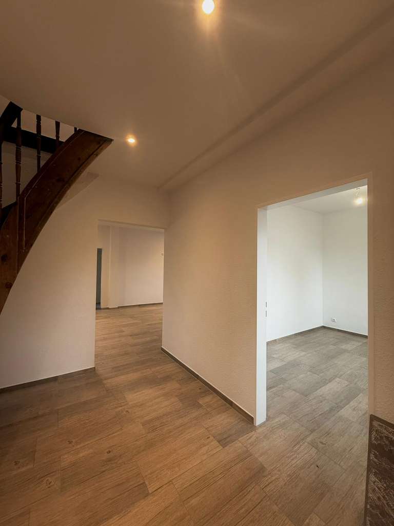 Immobilie in Steinburg - SANIERTES EINFAMILIENHAUS (BJ. 1963) IN RUHIGER LAGE MIT GARTEN UND TERRASSE - Bild 1