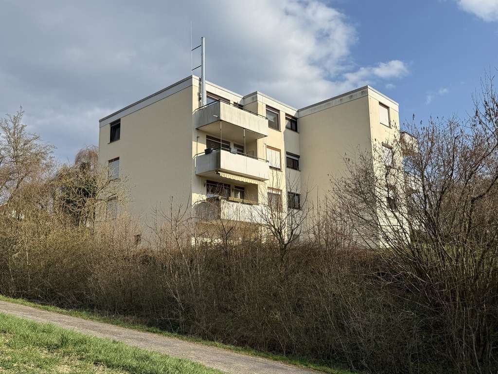 Immobilie in Vellberg - 3-ZIMMER-EIGENTUMSWOHNUNG
MIT BALKON UND STELLPLATZ
IN VELLBERG-DÜRRSCHING - Bild 1