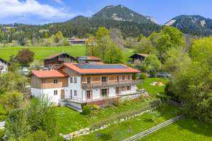 Traumdomizil in beeindruckender Lage: 
Bildschönes Landhaus mit stilvoller Ausstattung und Weitblic – Die vollständige Adresse der Immobilie erhältst du vom Anbieter., 83730 Fischbachau – Vorschaubild 1