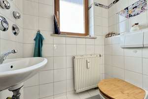 HELLE 3 ZIMMER-DG-WOHNUNG MIT GROßEM BALKON UND GARTEN IN SCHÖNER WOHNLAGE IN HAUNSTETTEN – Die vollständige Adresse der Immobilie erhältst du vom Anbieter., 86179 Haunstetten-West, Augsburg – Vorschaubild 14