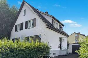 **RESERVIERT** Raum für Ideen, Platz fürs Leben - Familientraum mit großem Garten in Schopfheim – Die vollständige Adresse der Immobilie erhältst du vom Anbieter., 79650 Schopfheim – Vorschaubild 1