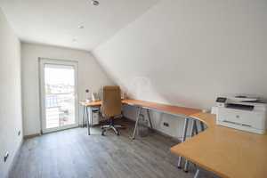 Saniertes Wohnhaus + drei Garagen + extra Baugrundstück zu einem Preis – Würzburg (Kreis) – Vorschaubild 4