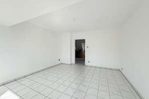 Lichtdurchflutete, bezugsfreie Maisonettewohnung mit Südbalkon und zwei Bädern in Neviges – Die vollständige Adresse der Immobilie erhältst du vom Anbieter., 42553 Neviges, Velbert – Vorschaubild 2