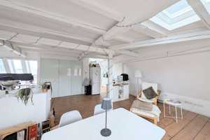 S-Mitte: Charmante DG-Maisonette- Wohnung im denkmalgeschützen Altbau mit Dachterrasse – Stuttgart – Vorschaubild 3