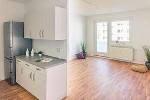 Für gemeinsame Kochabende - 3-Raum-Whg. mit EBK – Faleska-Meinig-Str. 154, 9122 Markersdorf, Chemnitz – Vorschaubild 1