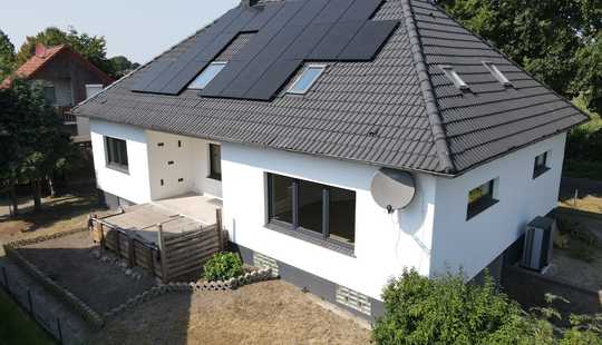 Bild von Mod. Provisionsfrei: EFH mit Einliegerwohnung: Wärmepumpe, Photovoltaik, Feldrandlage