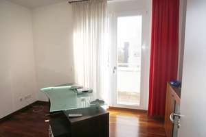 Exklusive 3-Zimmer-DG-Wohnung mit großer Süd-Dachterrasse, EBK, Lift, 2 Bädern und TG in Trudering – Marianne-Plehn-Str. 51, 81825 Gartenstadt Trudering, München – Vorschaubild 6