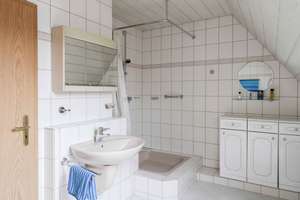 Großzügig & gepflegt – Familienhaus mit Garten, Sauna, Keller und viel Platz zum Entspannen – Die vollständige Adresse der Immobilie erhältst du vom Anbieter., 23911 Schmilau – Vorschaubild 14