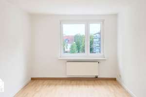 3-Raum Wohnung mit Balkon! – 6130 Südstadt, Halle (Saale) – Vorschaubild 2
