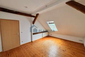 2- Zimmer, frisch renoviert, neue Einbauküche
