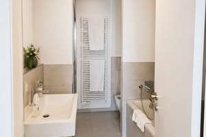 Sonnige, moderne 3 Zimmer Wohnung im Grand Tower und traumhaftem Stadtblick – 60327 Gallus, Frankfurt am Main – Vorschaubild 6