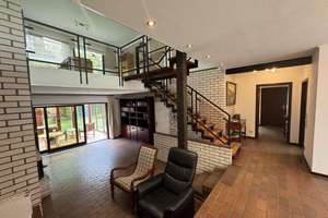 Sommer 2026 im eigenen Garten: offenes Einfamilienhaus mit Wintergarten und Einliegerwohnung!