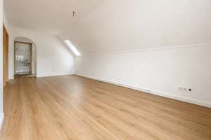 Erstbezug nach Renovierung: helle 2-Zimmer-Dachgeschosswohnung – Uferstraße 11, 44581 Castrop-Rauxel – Vorschaubild 2