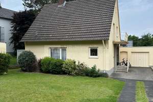Hier fühlt sich auch die große Familie wohl! – Die vollständige Adresse der Immobilie erhältst du vom Anbieter., 53757 Sankt Augustin – Vorschaubild 1