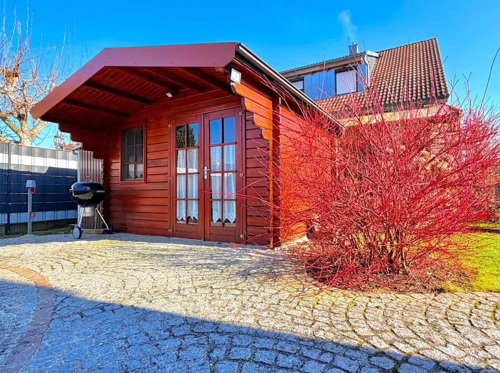 Immobilie in Kemmern - Gepflegtes Einfamilienhaus mit Ferienwohnung, Pool & Photovoltaik - Bild 2