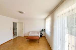 Großes freistehendes Haus mit  5 Schlafzimmern in Wiesbaden-Nordost! – Die vollständige Adresse der Immobilie erhältst du vom Anbieter., 65195 Nordost, Wiesbaden – Vorschaubild 28