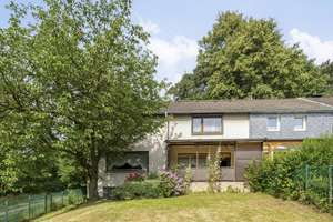 Gestaltungschance mit Garten: 4,5-Raum-Reihenendhaus mit rd. 165 m² in Schonnebeck 