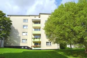 Große 3-Zimmer-Wohnung in grüner Lage
