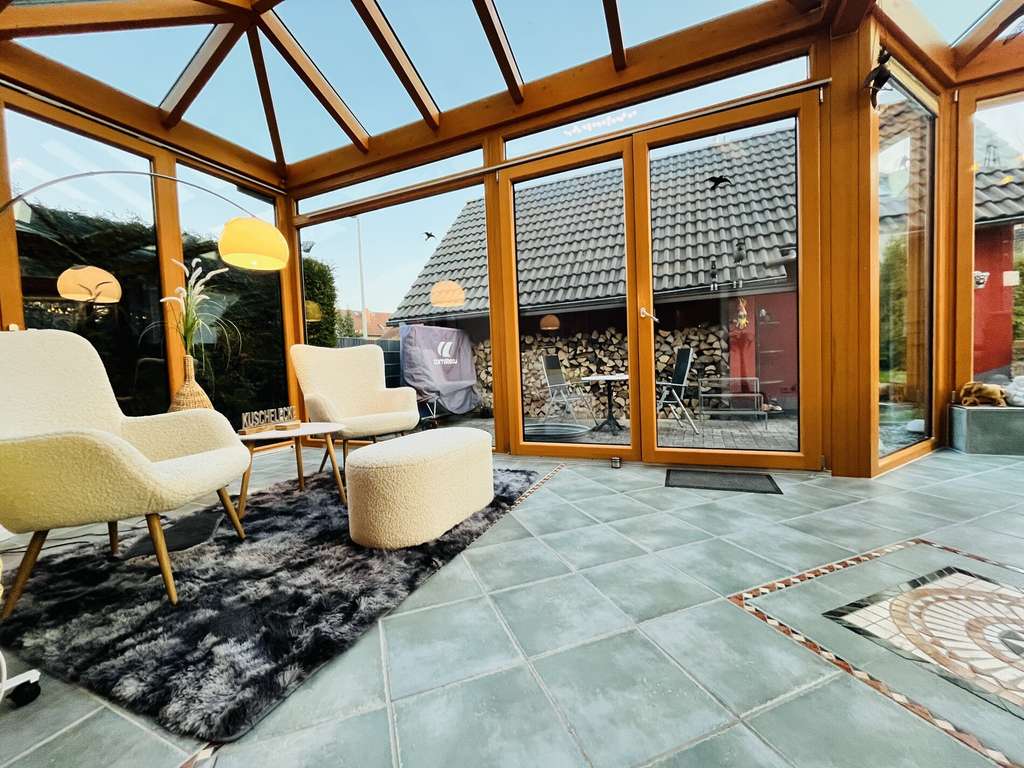 Immobilie in Hünfelden - BUNGALOW ** Exklusive Wohn-Oase mit Einliegerwohnung! ** - Bild 0