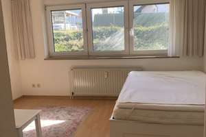 Modernisierte und möbilierte 1-Zimmer-Wohnung mit Einbauküche in Stuttgart