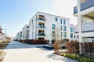 Familienfreundlicher Neubau: 4 Zimmer, Balkon, Einbauküche und 2 Bäder – Am Kesselhaus 26, 80999 Untermenzing, München – Vorschaubild 2