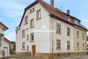 Charmantes 3-Familienhaus mit großem Gestaltungspotenzial! – Die vollständige Adresse der Immobilie erhältst du vom Anbieter., 75015 Bretten – Vorschaubild 1