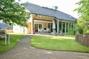 Exklusives Anwesen mit Einliegerwohnung, Garten und Schwimmhalle – Wohnen auf höchstem Niveau – Die vollständige Adresse der Immobilie erhältst du vom Anbieter., 66780 Rehlingen-Siersburg – Vorschaubild 3