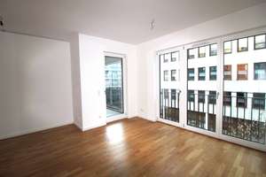 Attraktive Citywohnung in Berlin-Mitte, Fahrstuhl, Balkon, Fußbodenheizung, Einbauküche, Parkett – Alte Jakobstraße 49, 10179 Mitte (Ortsteil), Berlin – Vorschaubild 2