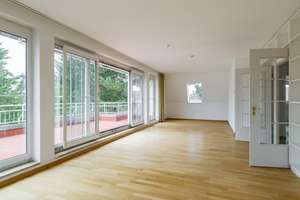 Geräumige, bezugsfreie Wohnung mit Südwest-Terrasse und KFZ-Stellplatz nahe S-Bhf Lichtenrade! – Wildauer Straße 1, 12307 Lichtenrade, Berlin – Vorschaubild 2
