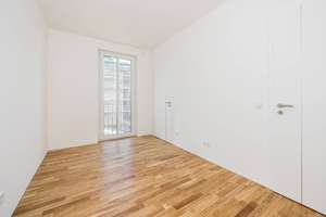 Wohnung mit Weitblick *  helle 5 Zimmer im DG * Balkon * Parkett * 2 Bäder *TG * EBK – Straße der Nationen 82, 9111 Zentrum, Chemnitz – Vorschaubild 6