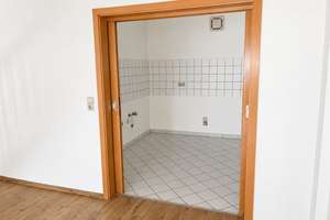 Mitten im Zentrum - Helle 3-Zimmer-Maisonette-Wohnung mit Laubengang und kleiner Garage – Anger 55 -56, 99084 Altstadt, Erfurt – Vorschaubild 7