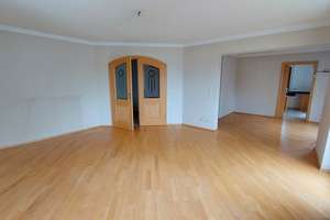 Hochwertiges EFH mit ELW in ruhiger Lage und Blick ins Grüne – Die vollständige Adresse der Immobilie erhältst du vom Anbieter., 63743 Gailbach, Aschaffenburg – Vorschaubild 4