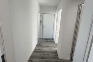 WG geeignet / Schöne helle 2 Zimmer Wohnung mit Einbauküche – Oranierring 15, 47803 Inrath/Kliedbruch, Krefeld – Vorschaubild 2