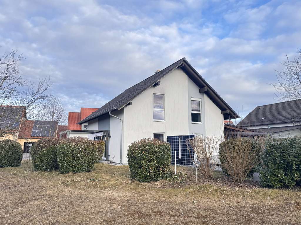 Immobilie in Aitrach - Einfamilienhaus mit Pool * KfW 55 Standard - Bild 3