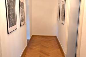Heller sanierter Stilaltbau, 2 Zi.Kü. Bad, Gäste WC Balkon , Aufzug von Privat – Rheinstraße 49, 65185 Mitte, Wiesbaden – Vorschaubild 2