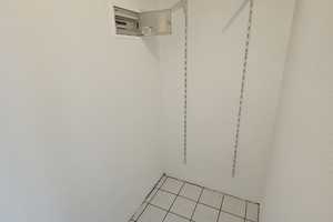 Gemütliche 2-Zimmer-Dachgeschosswohnung mit Dachterrasse im gepflegtem Altbau-Mehrfamilienhaus – Mönchengladbach – Vorschaubild 9