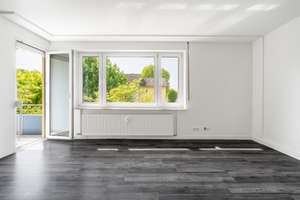 Moderne 3 Zimmer Wohnung mit Balkon und moderner Einbauküche!